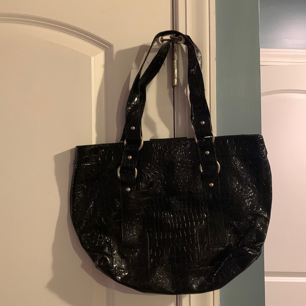 Black shoulder tote. Like new!